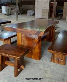 Meja Makan Minimalis Trembesi, kursi cafe besi, kursi cafe jati, kursi cafe kayu, kursi cafe kayu rotan, kursi cafe rotan, kursi cafe unik, kursi dan meja cafe, kursi makan kayu, kursi makan minimalis, kursi meja cafe, kursi meja makan, meja cafe, meja cafe kayu, meja cafe outdoor, meja kursi cafe, meja kursi cafe outdoor, meja makan minimalis, model kursi makan, model meja cafe minimalis, satu set meja makan, set meja makan, set meja makan minimalis, meja makan trembesi